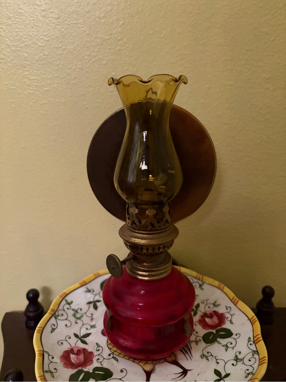 Vintage-Style Red Glass Oil Lamp with Amber Chimney